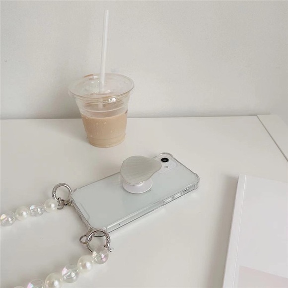 iPhone 12 Pro/Pro Max Pearl Shell Case - Picture 2 of 12